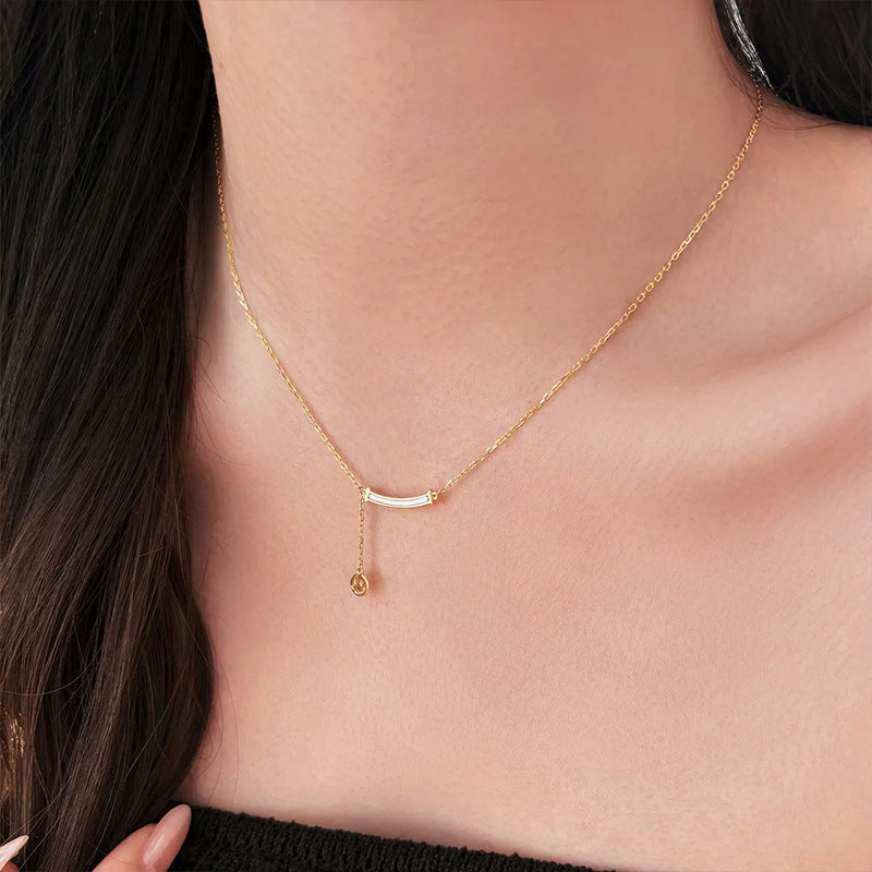 The Early Spring Floral Shang Tassle Necklace Smiley Face