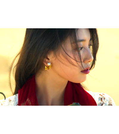 Genie, Make A Wish Ga-Young (Bae Suzy) Gold Abstract Earrings with Pearl