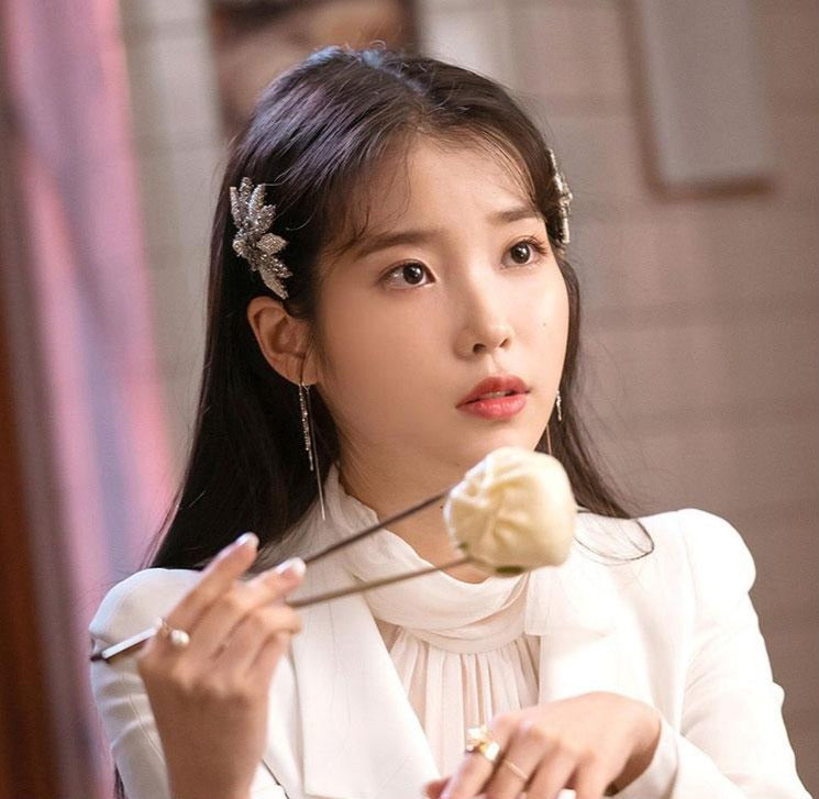 Vintage Fan Hair Clip seen on IU in the series hotel del luna