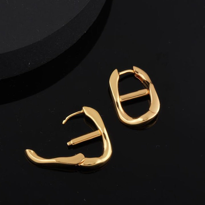 Von der Heimatstadt Cha Cha Cha inspirierte Ohrringe von Shin Min Ah