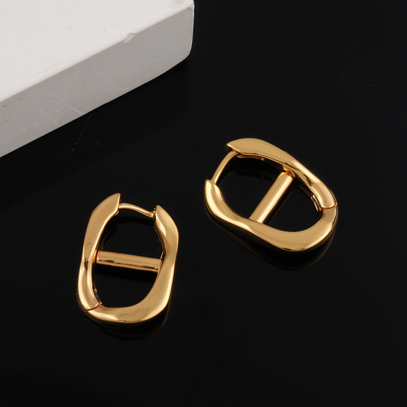 Von der Heimatstadt Cha Cha Cha inspirierte Ohrringe von Shin Min Ah