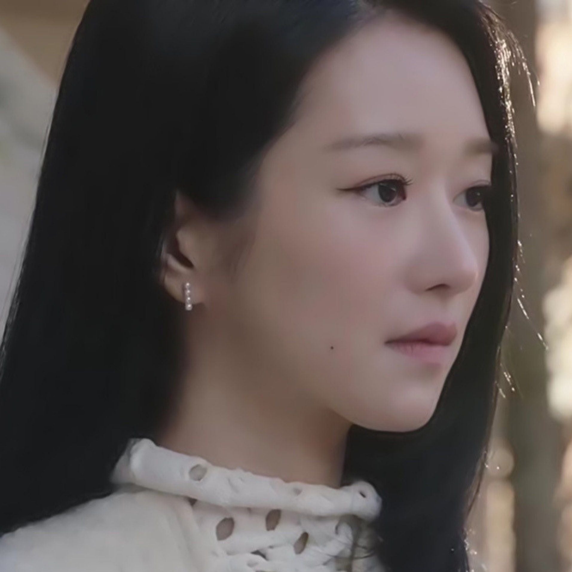 Seo Yea Ji Eve Dainty Pearl Earrings