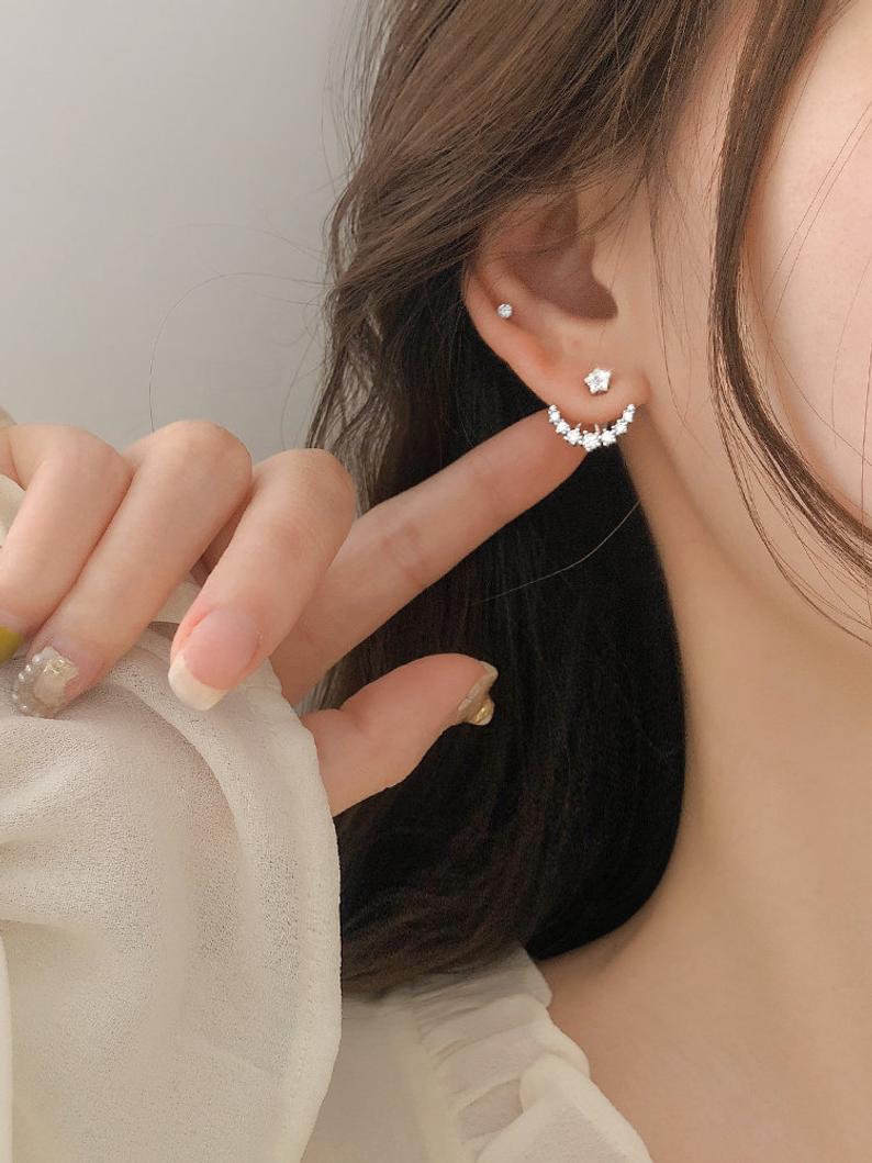 Crash Landing On You Seo Ye Jin Inspired Crescent Earrings