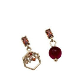 Red pearl and hexagon honeycomb mismatch earrings | Hotel Del Luna | IU