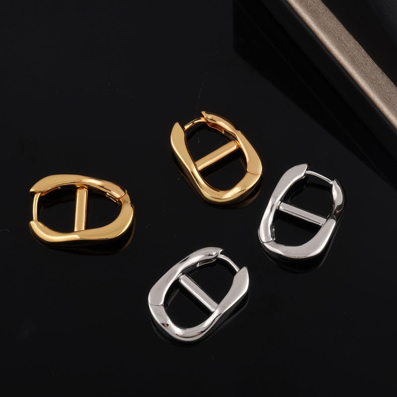 Von der Heimatstadt Cha Cha Cha inspirierte Ohrringe von Shin Min Ah