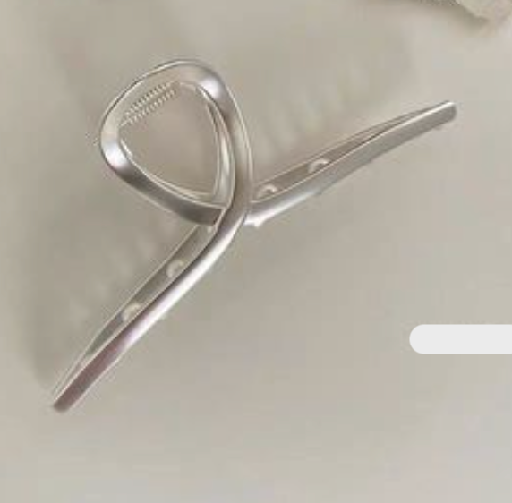 Im Ji-Yeon SIlver Loop Claw Clip As Seen The Glory Kdrama