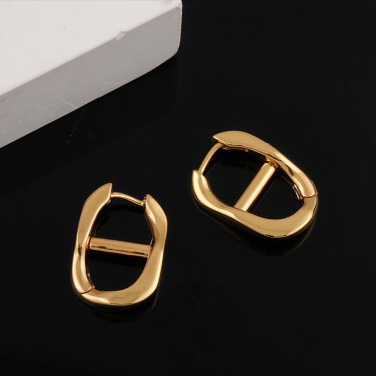 Von der Heimatstadt Cha Cha Cha inspirierte Ohrringe von Shin Min Ah