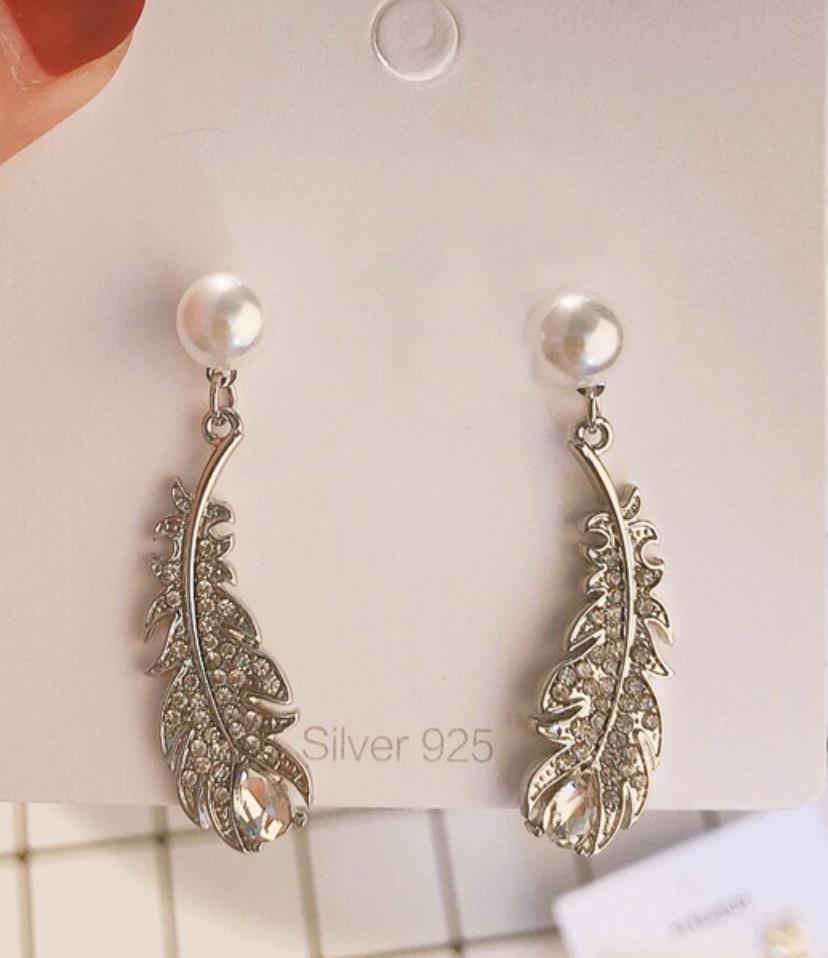 Feather drop dangle earrings hotel del luna