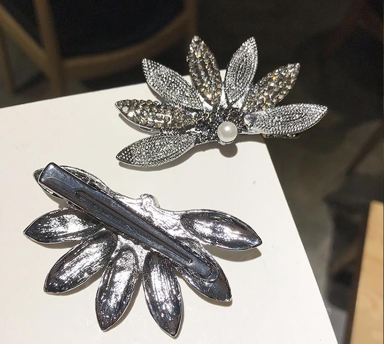 Jang Man Wol Hair Clips seen on Hotel Del Luna