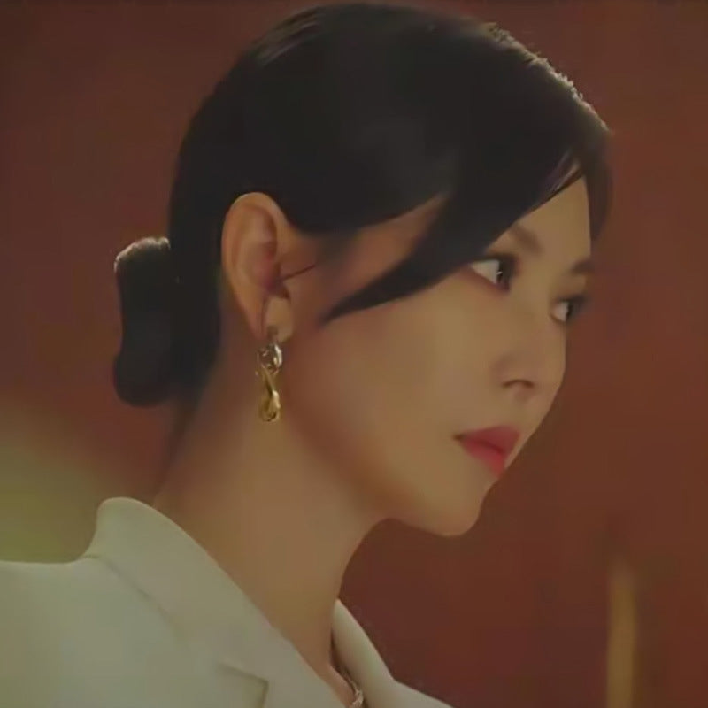 As seen on Kim So-yeon in Penthouse Season 2