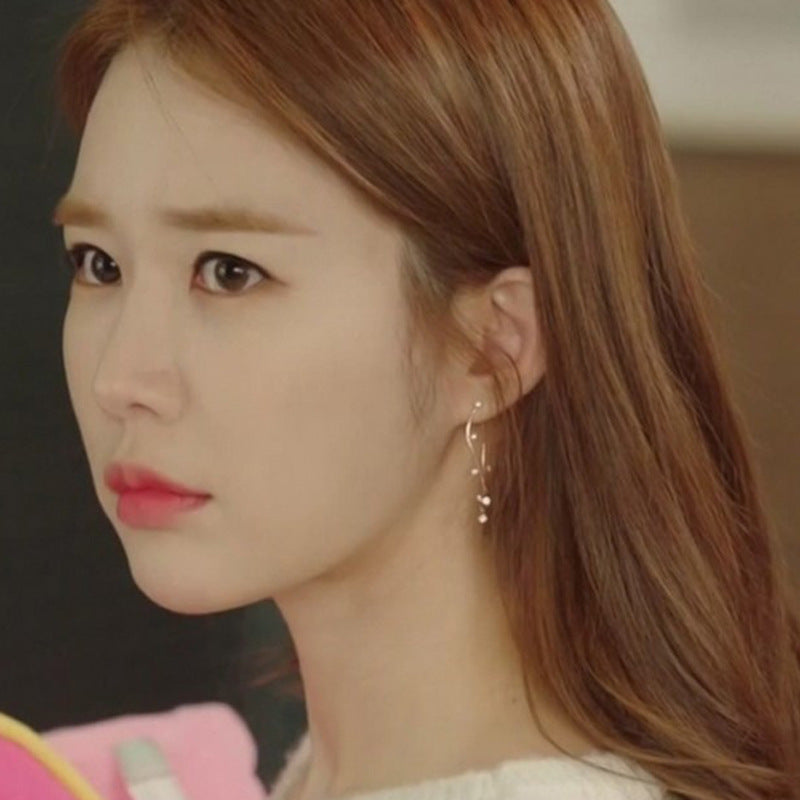 Kdrama-Schmuck von Touch Your Heart Yoo In Na asymmetrische Ohrringe