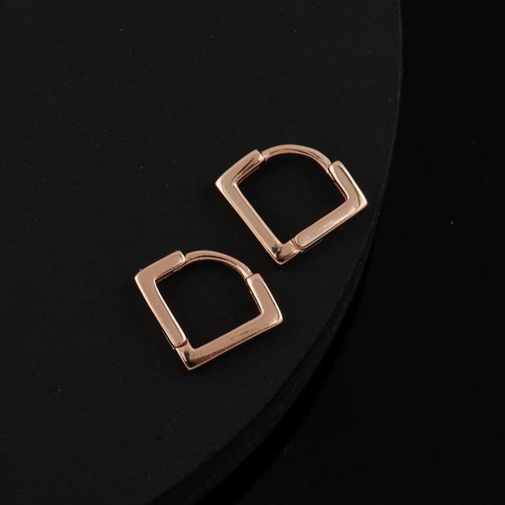 Hometown Cha Cha Cha Inspirierte Sterling SIlver Shin Min Ah Ohrringe Dreieck Huggies